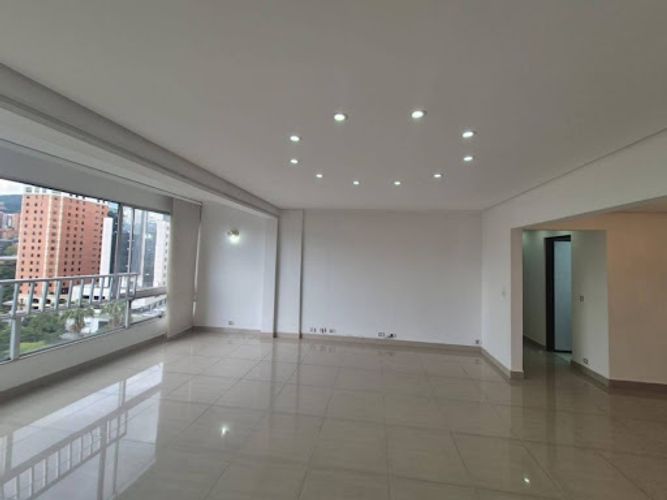 Apartamento de 3 alcobas en arriendo en Patio Bonito, Medellín, 170 m² · foto 7 de 24