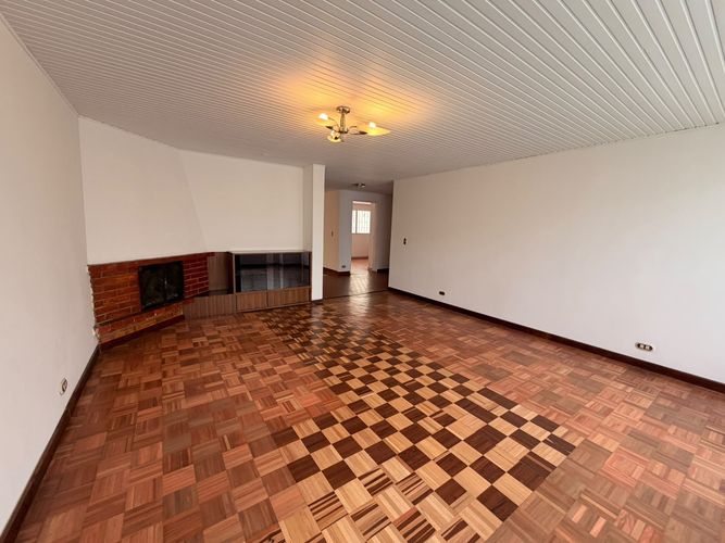 Casa de 6 alcobas en venta en Polo Club, Bogotá, 191 m² · foto 2 de 24