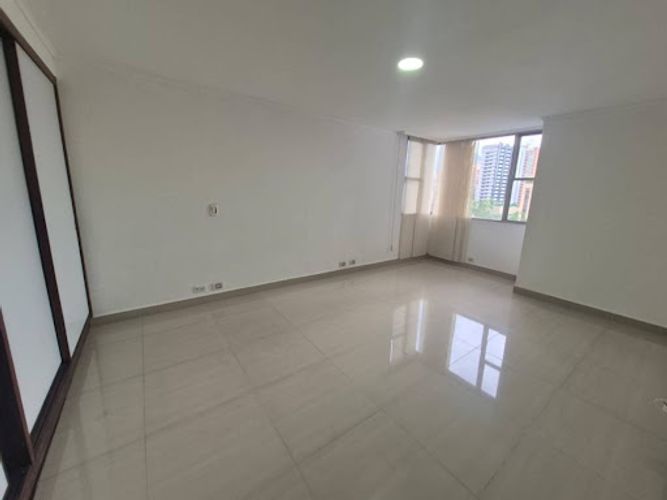 Apartamento de 3 alcobas en arriendo en Patio Bonito, Medellín, 170 m² · foto 13 de 24