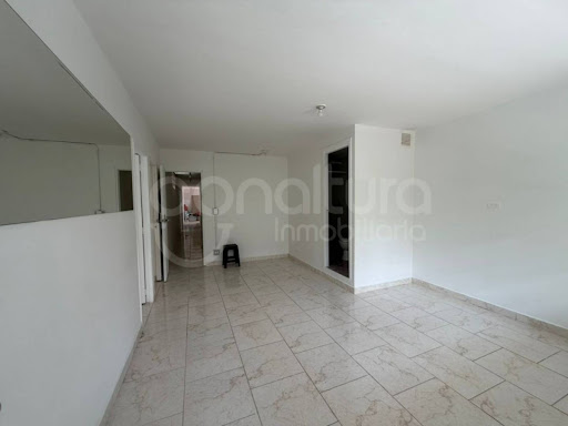 Casa en arriendo en Manila, Medellín · foto 3 de 24