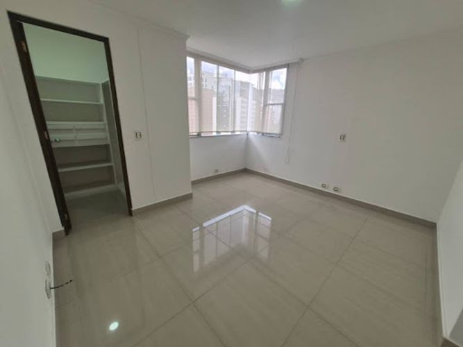 Apartamento de 3 alcobas en arriendo en Patio Bonito, Medellín, 170 m² · foto 18 de 24
