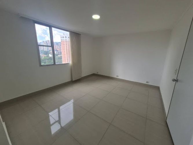 Apartamento de 3 alcobas en arriendo en Patio Bonito, Medellín, 170 m² · foto 20 de 24