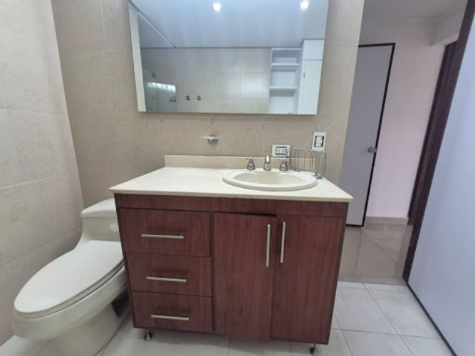 Apartamento de 3 alcobas en arriendo en Patio Bonito, Medellín, 170 m² · foto 23 de 24