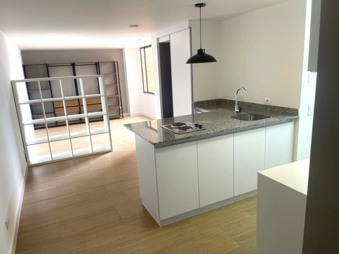 Apartaestudio en venta en Chapinero Central, Bogotá, 30 m² · foto 3 de 9