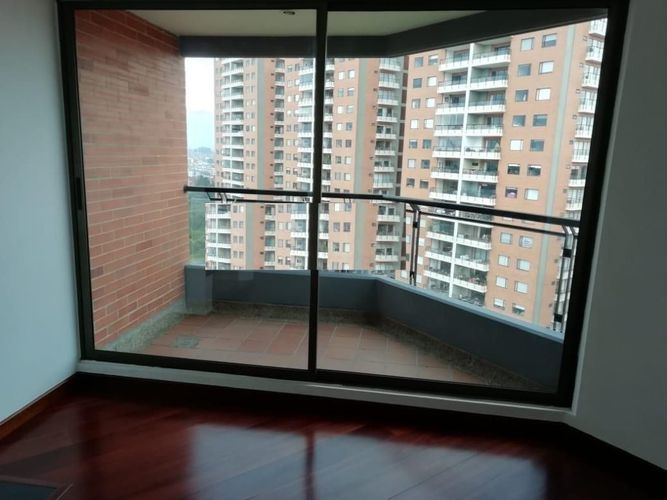Apartamento en venta en Lagos De Cordoba, Bogotá · foto 8 de 18