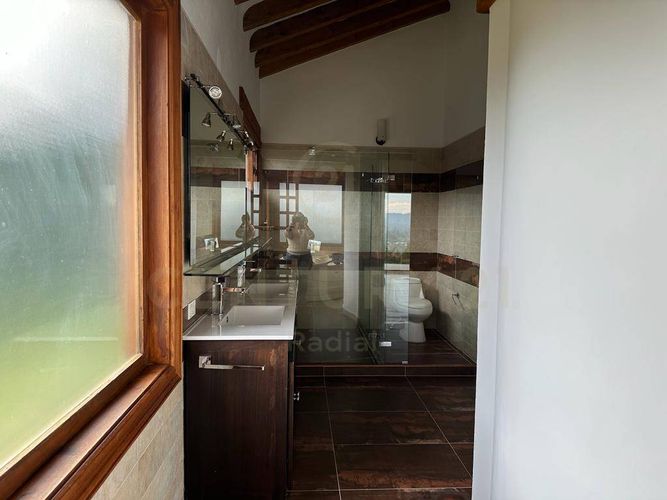 Casa de 5 alcobas en venta en Guayabito, Rionegro, 350 m² · foto 10 de 19