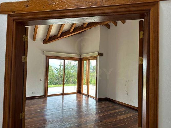 Casa de 5 alcobas en venta en Guayabito, Rionegro, 350 m² · foto 16 de 19