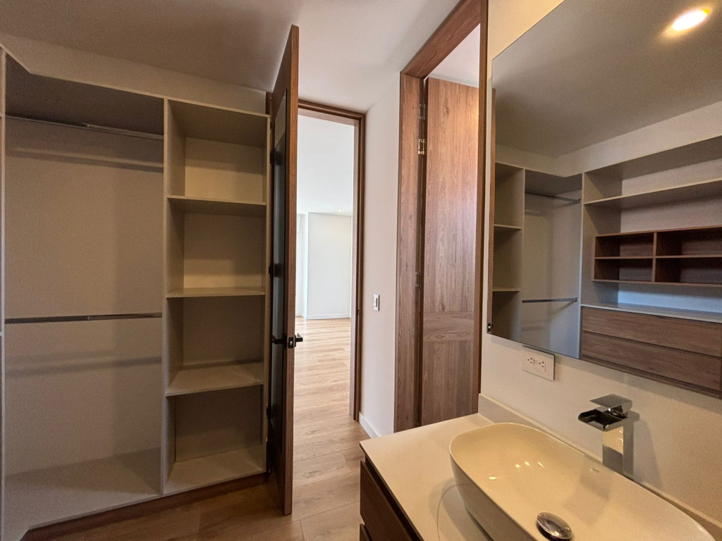 Apartamento en venta en Chicó Navarra, Bogotá · foto 10 de 24