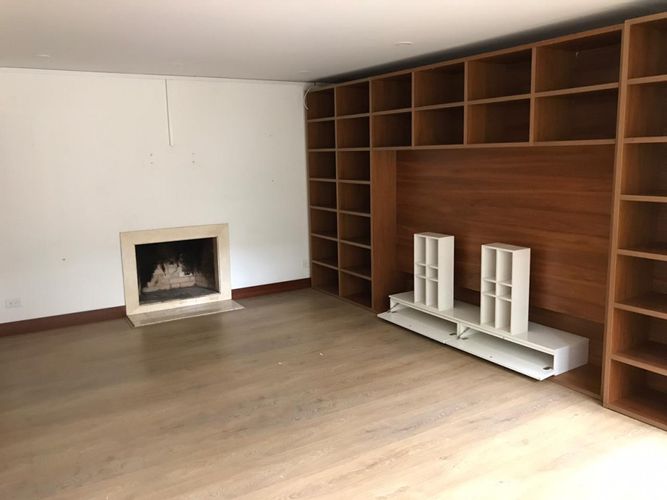 Apartamento de 3 alcobas en venta en La Cabrera, Bogotá, 310 m² · foto 2 de 19