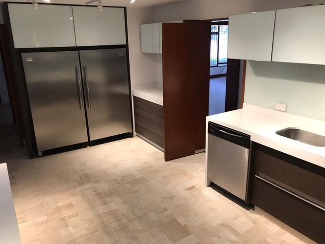 Apartamento de 3 alcobas en venta en La Cabrera, Bogotá, 310 m² · foto 7 de 19
