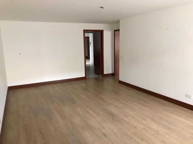 Apartamento de 3 alcobas en venta en La Cabrera, Bogotá, 310 m² · foto 8 de 19