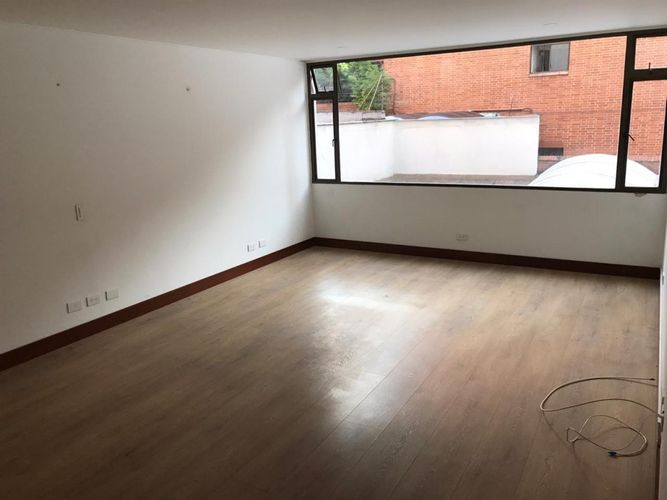 Apartamento de 3 alcobas en venta en La Cabrera, Bogotá, 310 m² · foto 11 de 19