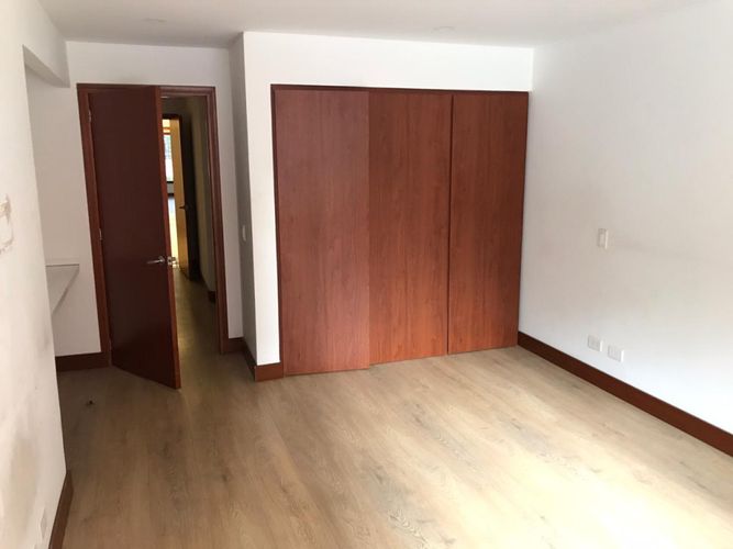 Apartamento de 3 alcobas en venta en La Cabrera, Bogotá, 310 m² · foto 18 de 19