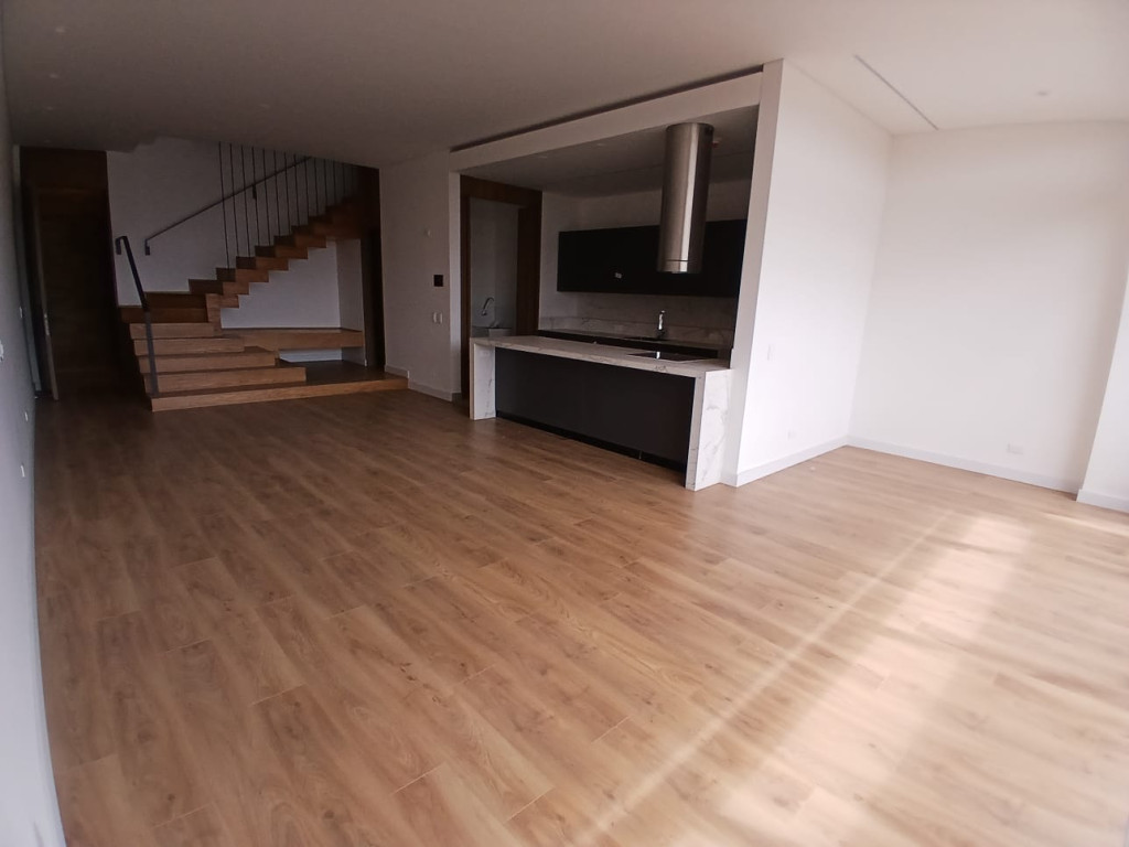 Apartamento en venta en Chico Norte, Bogotá · foto 2 de 24