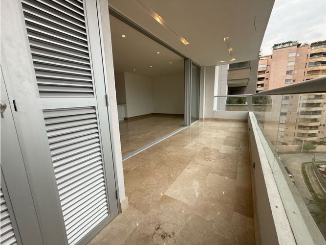 Apartamento de 3 alcobas en venta en Normandia, Cali, 208 m² · foto 3 de 19