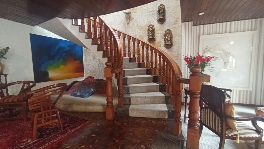 Casa de 3 alcobas en venta en Santa Barbara Occidental, Bogotá, 414 m² · foto 3 de 16