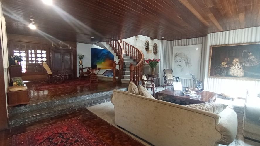 Casa de 3 alcobas en venta en Santa Barbara Occidental, Bogotá, 414 m² · foto 6 de 16