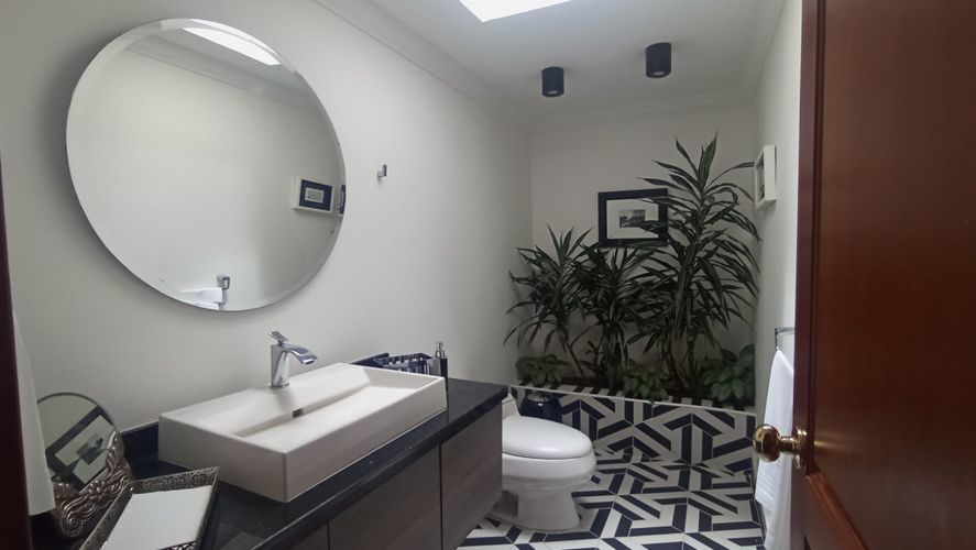 Casa de 3 alcobas en venta en Santa Barbara Occidental, Bogotá, 414 m² · foto 7 de 16