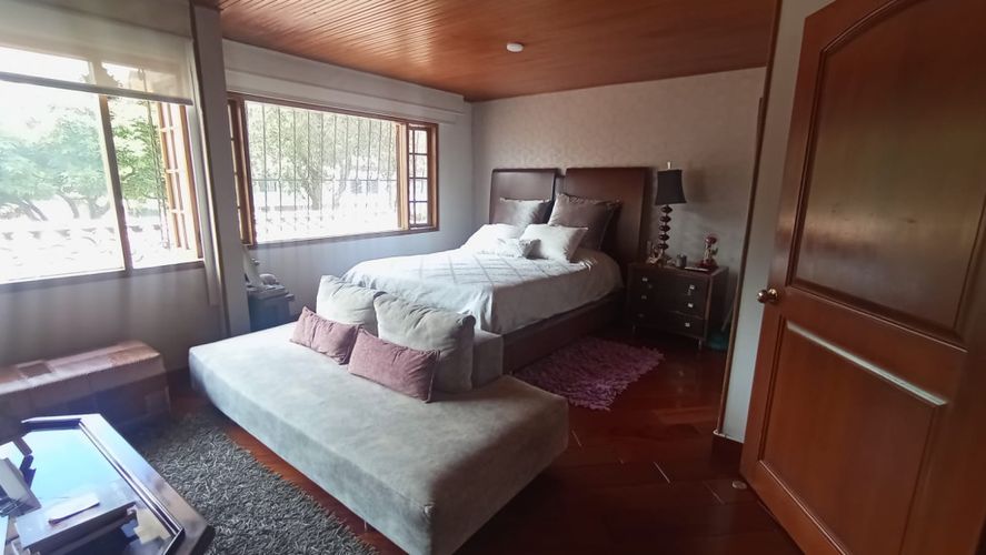 Casa de 3 alcobas en venta en Santa Barbara Occidental, Bogotá, 414 m² · foto 15 de 16