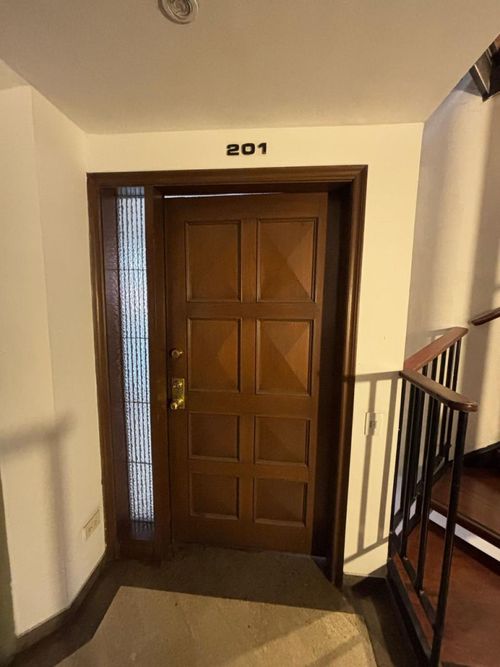 Apartamento de 3 alcobas en venta en Chico Norte, Bogotá, 210 m² · foto 2 de 14