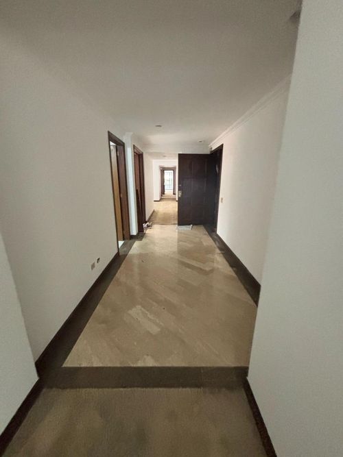 Apartamento de 3 alcobas en venta en Chico Norte, Bogotá, 210 m² · foto 3 de 14