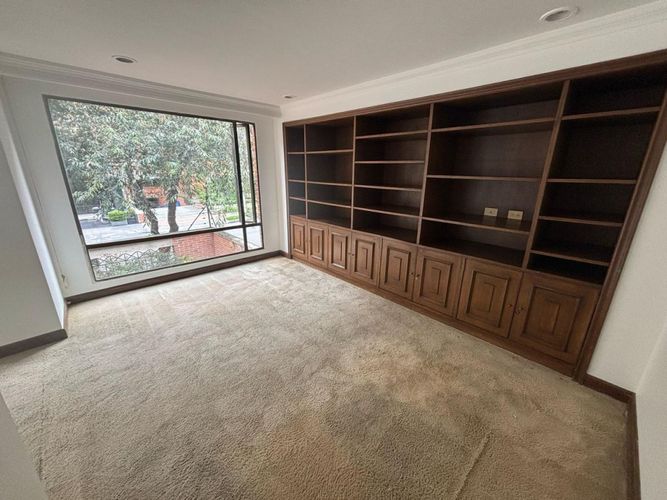 Apartamento de 3 alcobas en venta en Chico Norte, Bogotá, 210 m² · foto 8 de 14