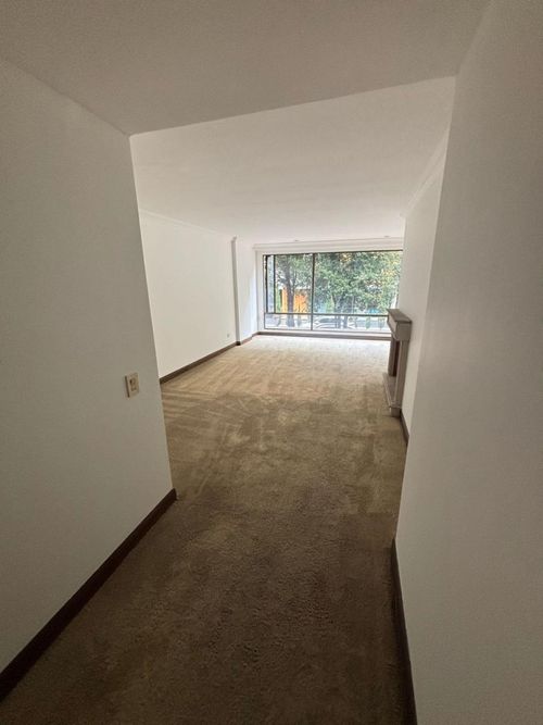 Apartamento de 3 alcobas en venta en Chico Norte, Bogotá, 210 m² · foto 9 de 14