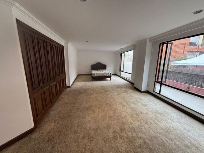 Apartamento de 3 alcobas en venta en Chico Norte, Bogotá, 210 m² · foto 12 de 14