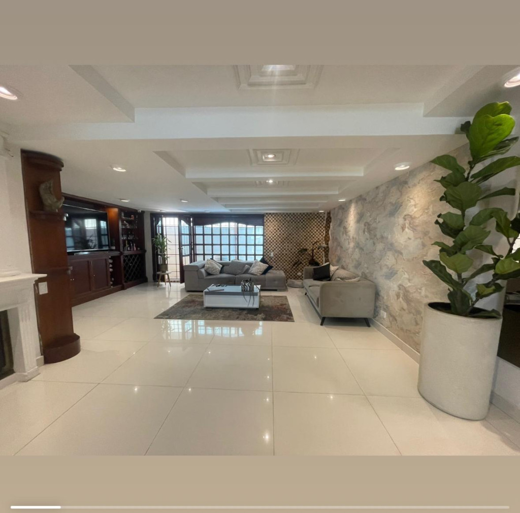 Casa en venta en Santa Ana, Bogotá · foto 2 de 16