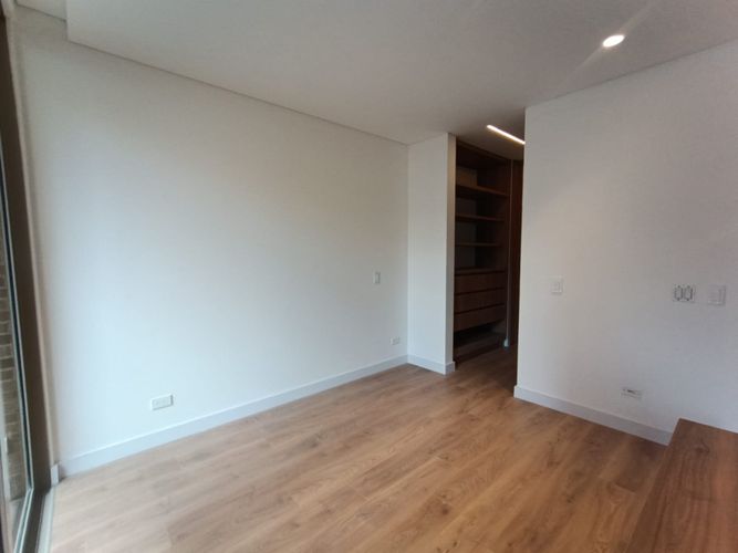 Apartaestudio en venta en Chico Norte, Bogotá, 52 m² · foto 11 de 18