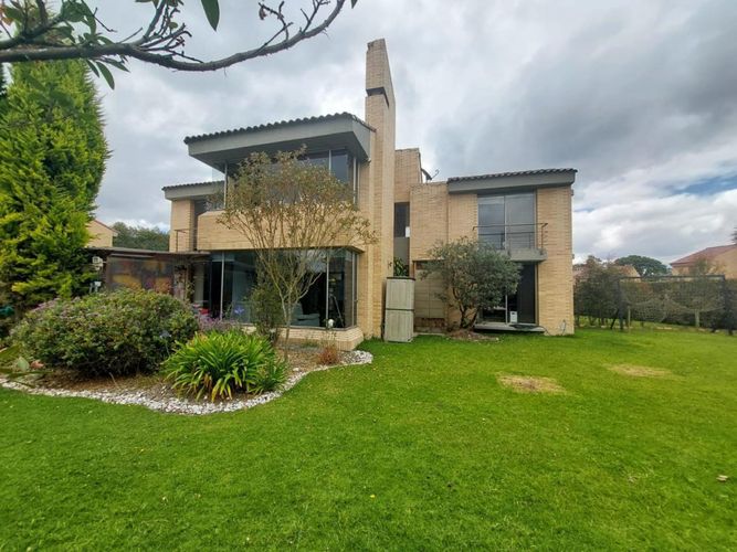 Casa de 3 alcobas en venta en Guaymaral, Bogotá, 300 m² · foto 4 de 16