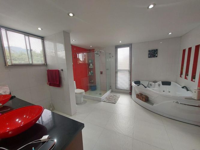 Casa de 3 alcobas en venta en Guaymaral, Bogotá, 300 m² · foto 12 de 16