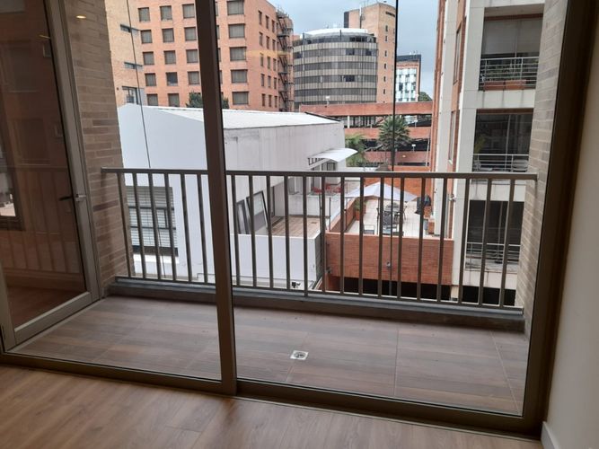 Apartaestudio en venta en Chico, Bogotá, 58 m² · foto 8 de 15