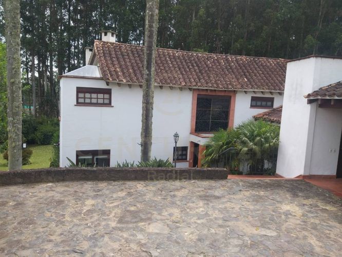 Casa de 4 alcobas en venta en Llano Grande, Rionegro, 380 m² · foto 2 de 19