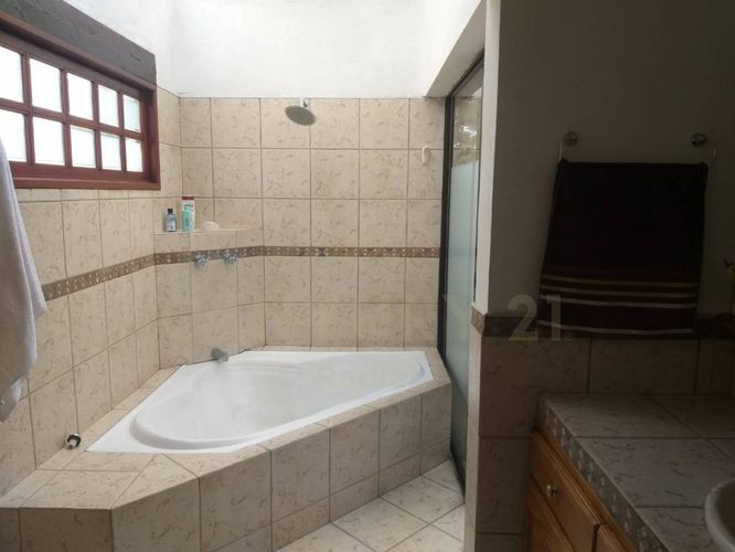 Casa de 4 alcobas en venta en Llano Grande, Rionegro, 380 m² · foto 14 de 19