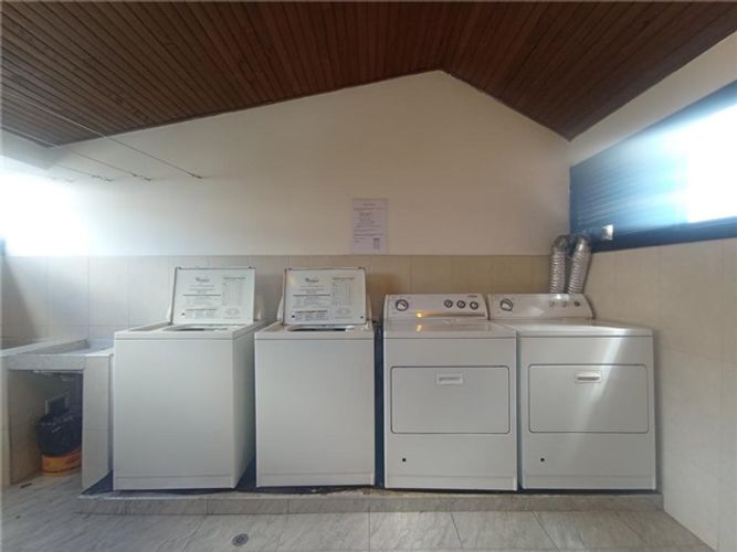 Apartamento de 1 alcoba en venta en Chico, Bogotá, 35 m² · foto 2 de 9