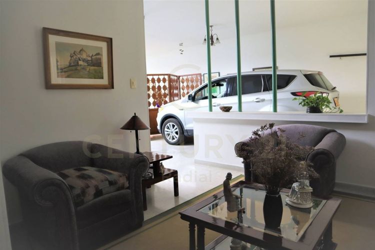 Casa de 8 alcobas en venta en Laureles, Medellín, 500 m² · foto 8 de 19