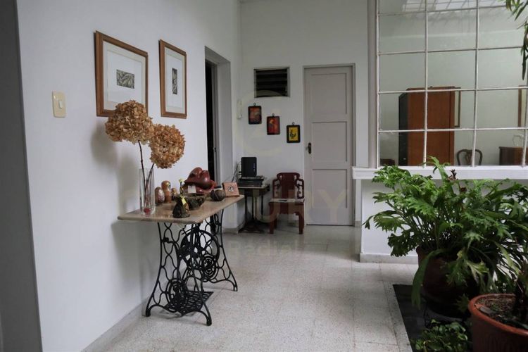 Casa de 8 alcobas en venta en Laureles, Medellín, 500 m² · foto 9 de 19