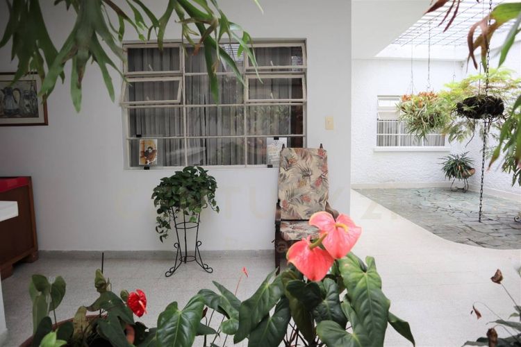 Casa de 8 alcobas en venta en Laureles, Medellín, 500 m² · foto 14 de 19