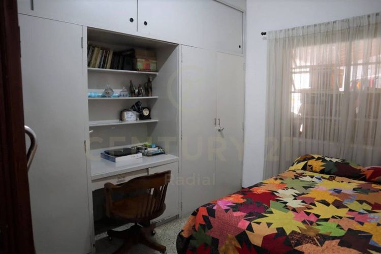 Casa de 8 alcobas en venta en Laureles, Medellín, 500 m² · foto 17 de 19
