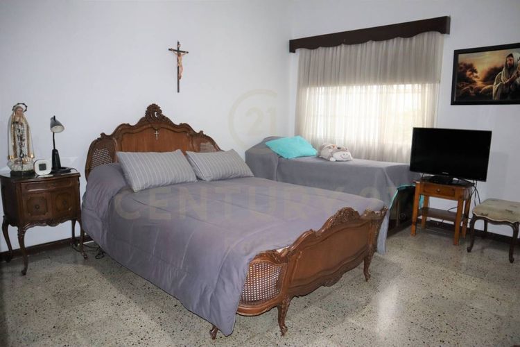 Casa de 8 alcobas en venta en Laureles, Medellín, 500 m² · foto 18 de 19