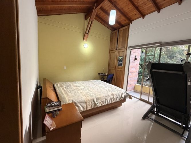 Casa de 5 alcobas en venta en El Trianon, Envigado, 895 m² · foto 9 de 24