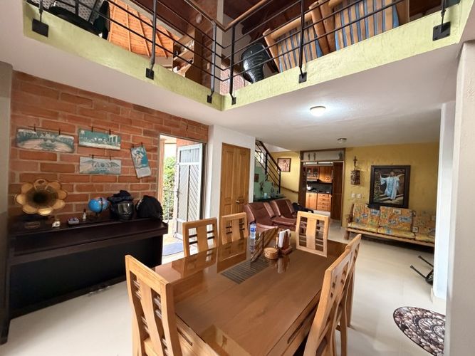 Casa de 5 alcobas en venta en El Trianon, Envigado, 895 m² · foto 18 de 24