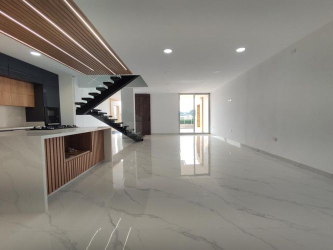 Casa de 4 alcobas en venta en El Portico, Cúcuta, 360 m² · foto 3 de 17