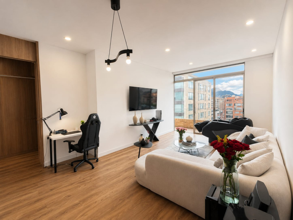 Apartamento en venta en Chico Norte, Bogotá · foto 2 de 18