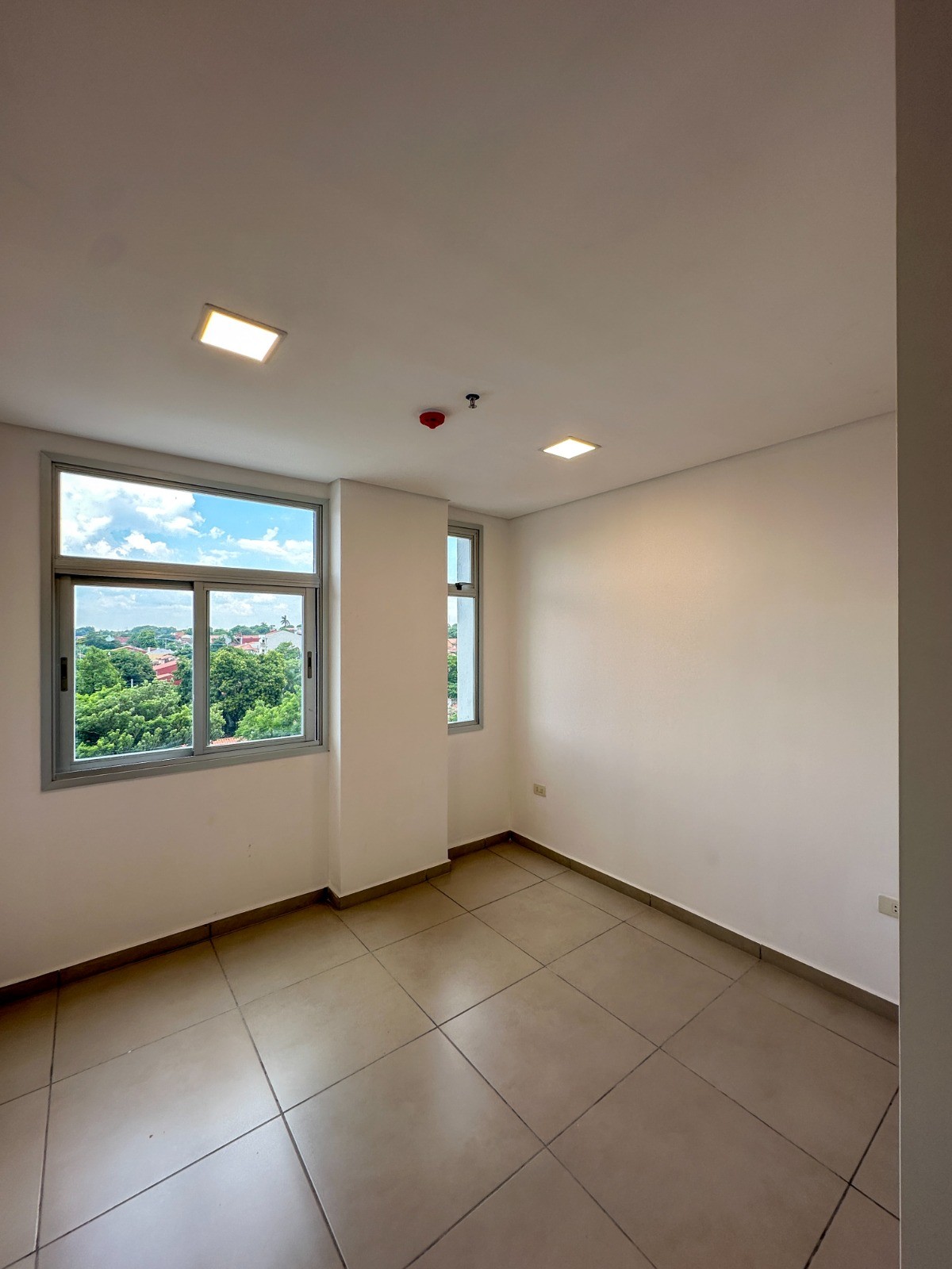 Alquilo monoambiente en Centric Félix Bogado Gs. 2.600.000 IVA y expensas incluidas — foto 2