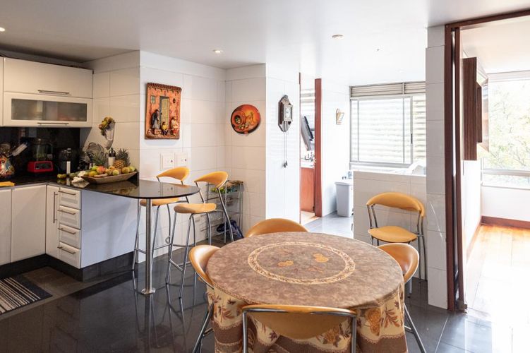 Apartamento de 4 alcobas en venta en San Patricio, Bogotá, 232 m² · foto 7 de 21