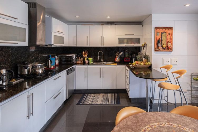Apartamento de 4 alcobas en venta en San Patricio, Bogotá, 232 m² · foto 8 de 21