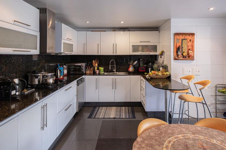 Apartamento de 4 alcobas en venta en San Patricio, Bogotá, 232 m² · foto 9 de 21
