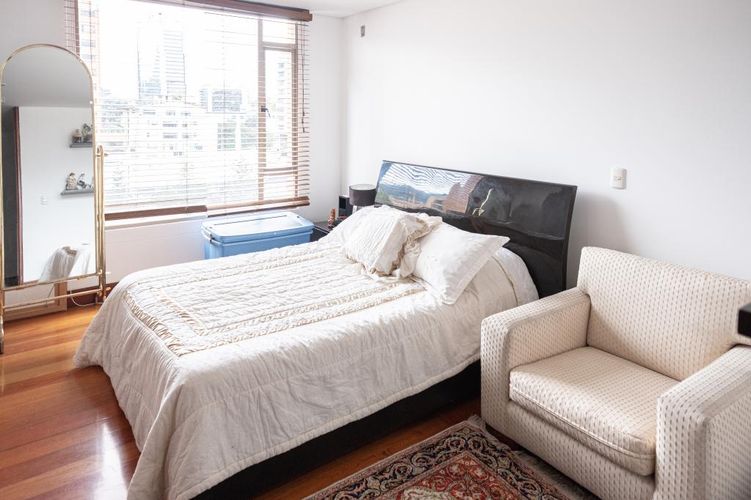 Apartamento de 4 alcobas en venta en San Patricio, Bogotá, 232 m² · foto 12 de 21